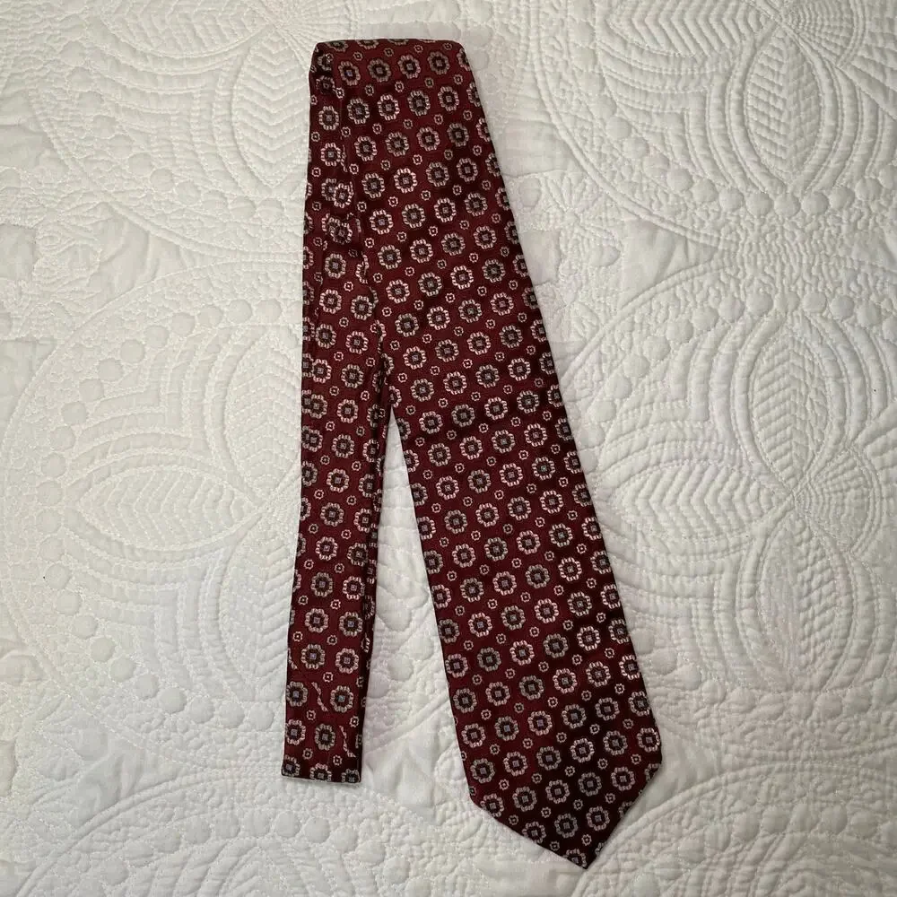 Hugo Boss Men's Burgundy Jacquard Geometric Silk Neck Tie 60
